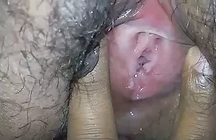 XXX అమ్మాయి లుక్స్ ఇష్టం ఒక స్నేహితుడు Fucks a dark-haired