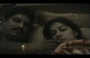 XXX అందమైన స్త్రీ నుండి వచ్చింది. ఒక పెద్ద మనిషి యువ