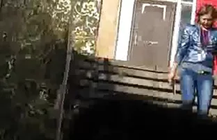 XXX థ్రస్ట్ సభ్యుడు గాడిద అందగత్తె ఆరుబయట