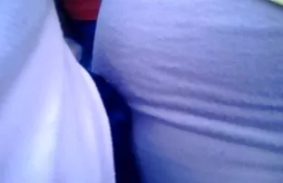 XXX రుచికరమైన milf Fucks తో ఒక యువ రకమైన చెత్త ఉంది. ఈ