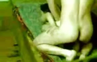 XXX ఒక నల్ల స్త్రీ లాకర్ గదిలో లాగుతుంది వ్యక్తి తెలుపు మొడ్డ.