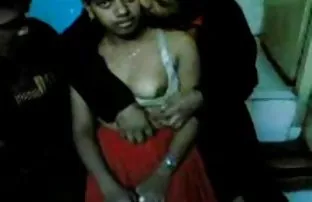 XXX తెలుపు తిరుగుబోతు Sala లో నోటి ధాక పెద్ధ నల్ల మొడ్డ