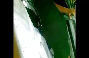 XXX రెండు తీపి రష్యన్ కోడిపిల్లలు ఒక వ్యక్తి ఫ్రైస్