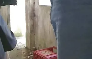 XXX అబ్బాయిలు అడ్డుకోవటానికి కాలేదు మరియు force fuck a రష్యన్ అందం.