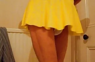 XXX రష్యన్ మేజోళ్ళు తో వ్యక్తి Fucks స్ట్రాప్-న