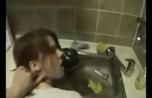 XXX పార్టీ బాయ్ ఫకింగ్ టాయిలెట్ క్లబ్