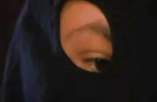 XXX యువ రష్యన్ నిపుల్ స్నానాల గది లో Masturbates