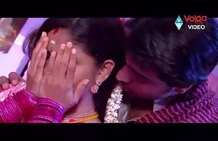 XXX Grudastaya తిరుగుబోతు మద్దతు పొంది రాడ్ లో రెండు రంధ్రాలు