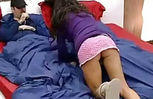 XXX బ్యూటీ dryuchit ప్రియురాలు స్టీల్ పట్టీ