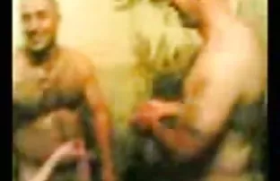 XXX ది నీగ్రో లాగి తన నల్ల మొడ్ఢ pyshnenko తెలుపు చర్మం