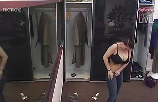 XXX ఒక మనిషి రోస్ట్స్ ఒక జర్మన్ మహిళ ఫక్ మంచం మీద