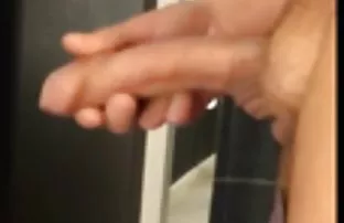 XXX పలుచన చిన్న రొమ్ములు గెట్స్ పెద్ద boner